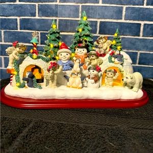 Danbury Mint Dreamsicles “At the North Pole” lighted figurine.